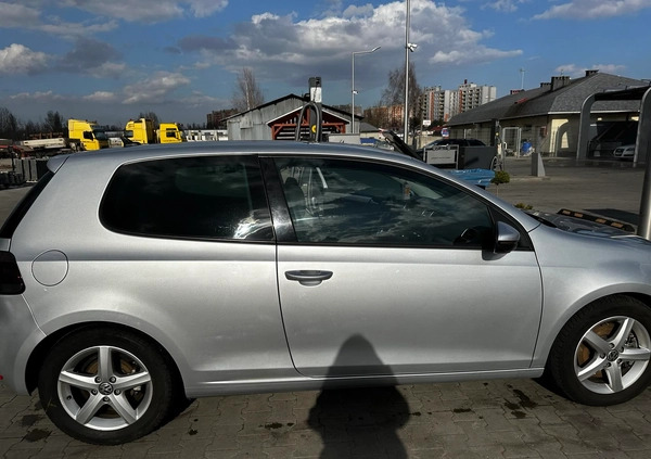 Volkswagen Golf cena 14000 przebieg: 206000, rok produkcji 2009 z Częstochowa małe 106